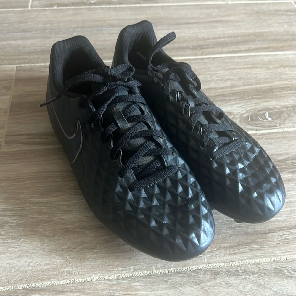 Nike Tiempo legend 8 youth cleats